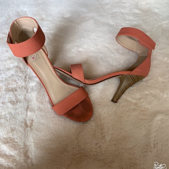 Heels - Picture 2 of 2